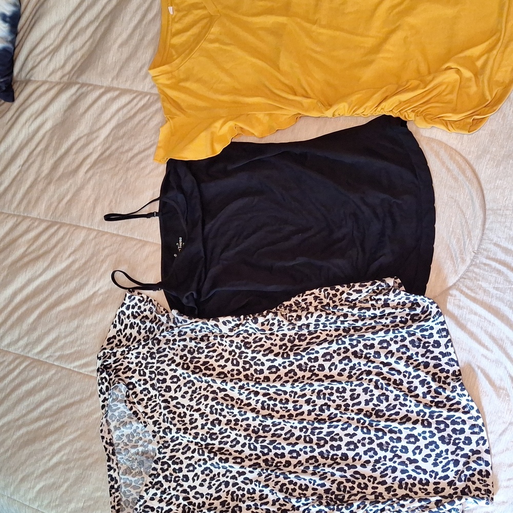 3 maternity tops